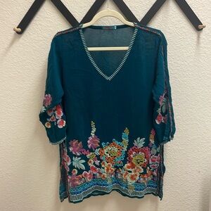 Johnny Was size tunic size small.